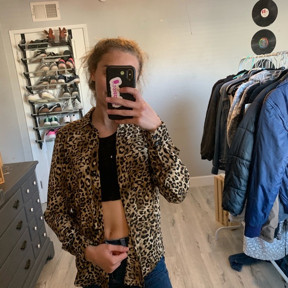 Cheetah button up - Picture 2 of 5